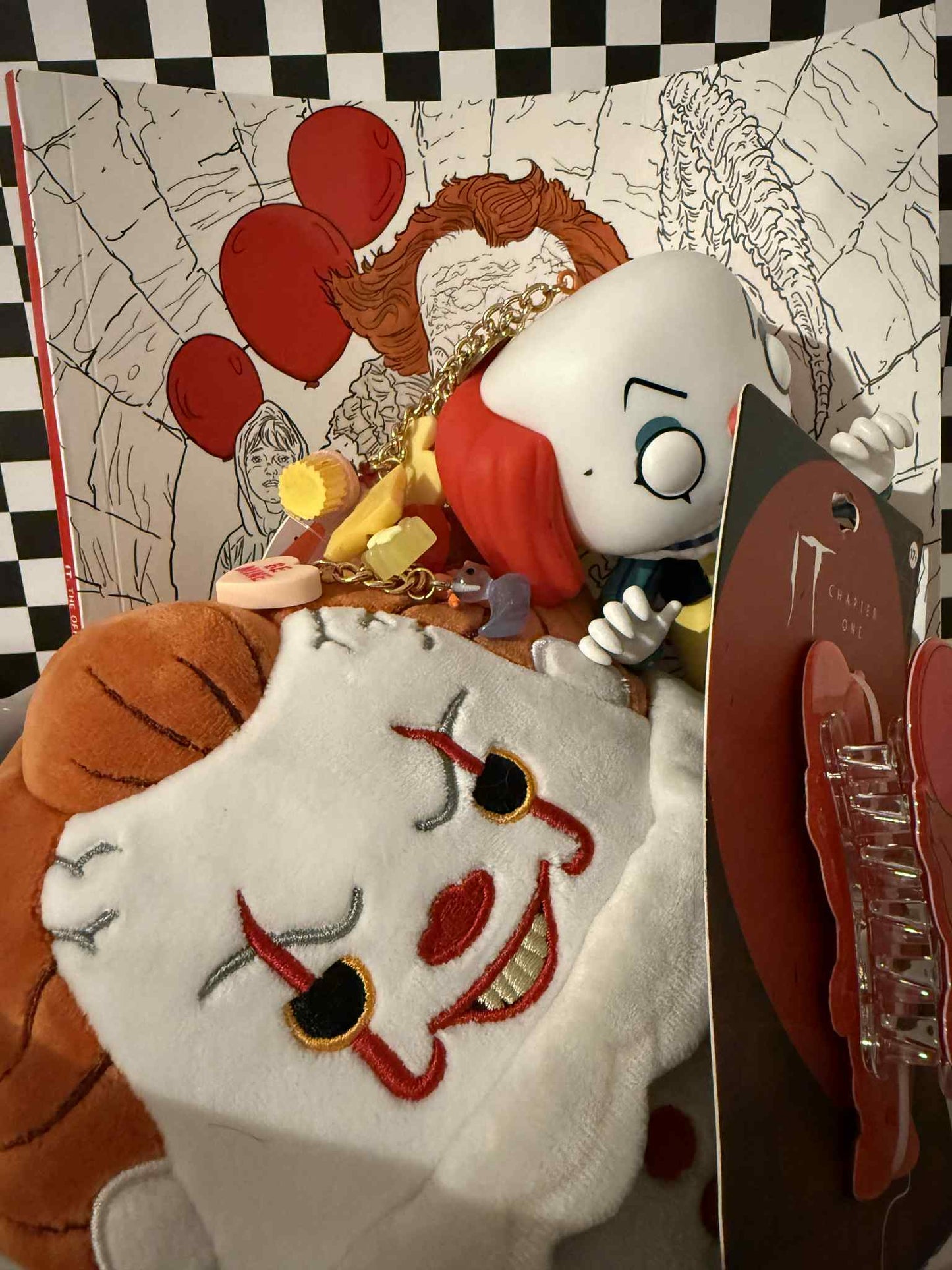Pennywise the Dancing Clown Boo Basket